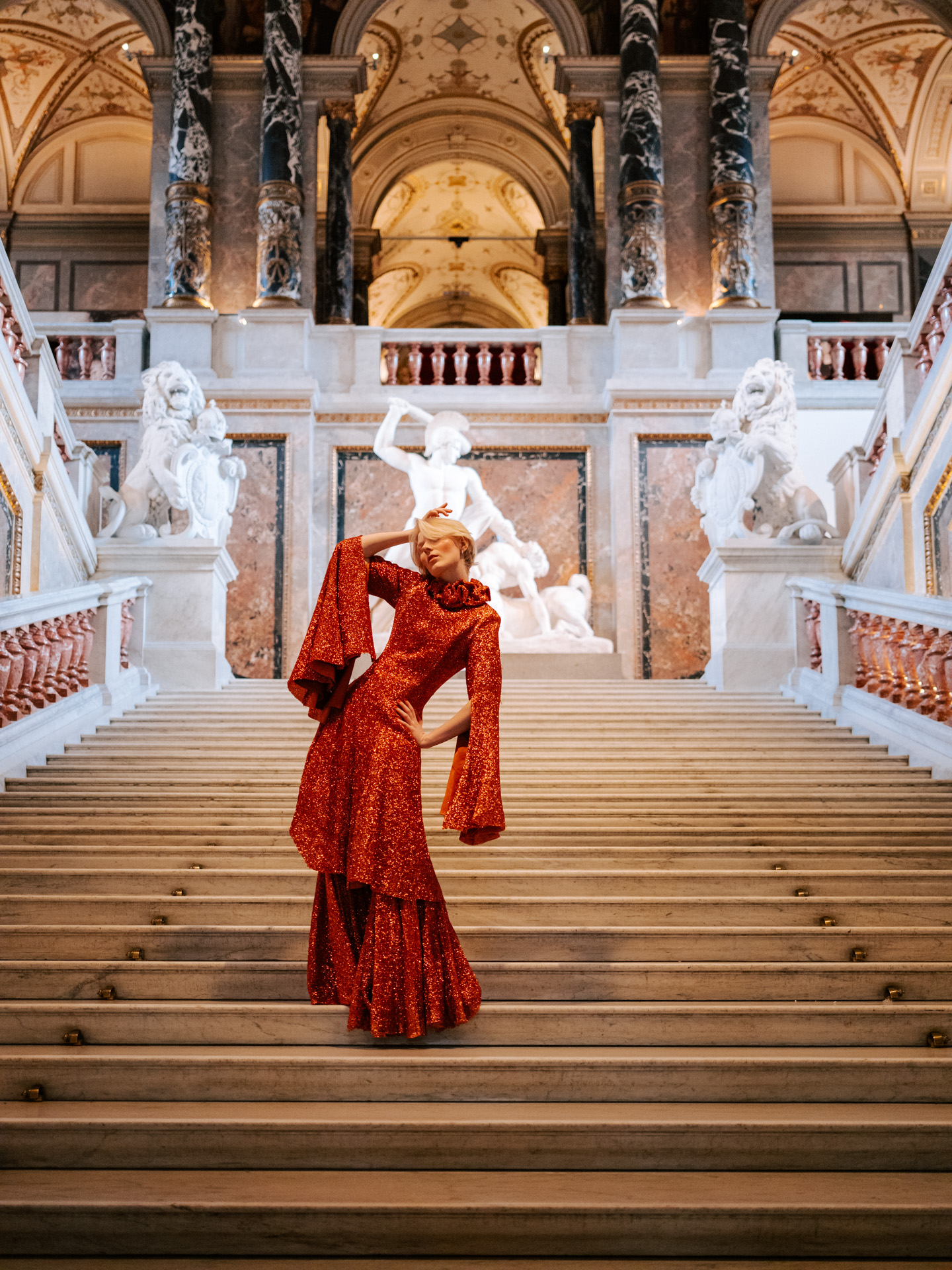 "Vienna – A luxurious journey." dress: Narbon, earrings: Swarovski, location: Kunsthistorisches Museum Vienna