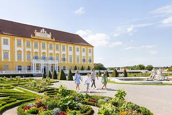 Exterior view Schloss Hof palace