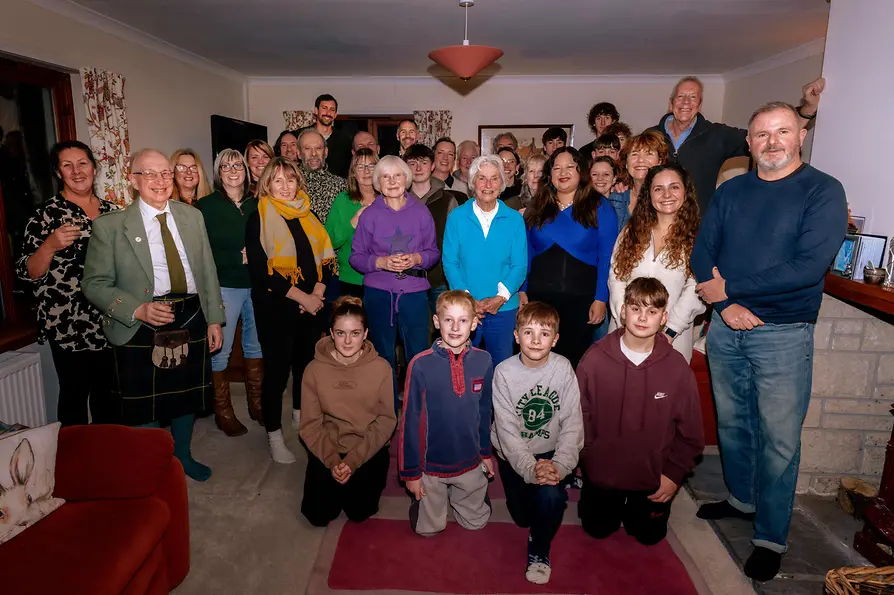 Gruppenfoto von Bewohner:innen aus Dull