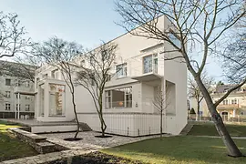 Rear view of Villa Beer with terraces and garden in its current state.
