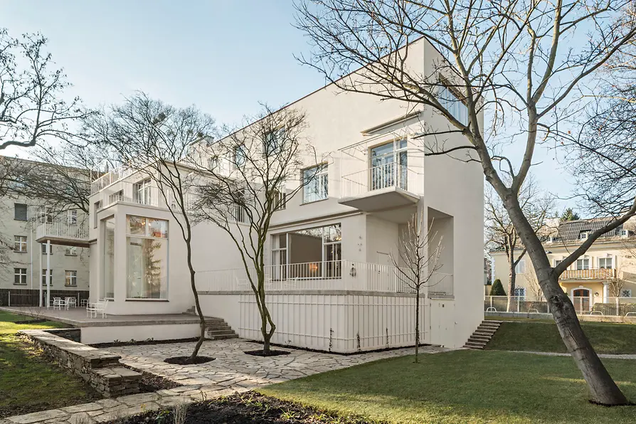 Rear view of Villa Beer with terraces and garden in its current state.