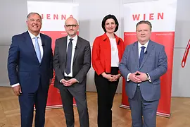 Group picture at the press conference