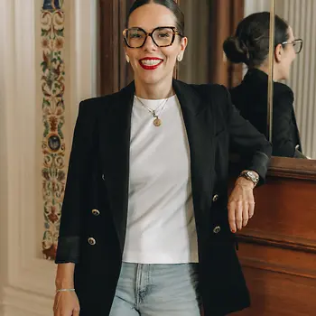 Business portrait of Stefanie Marik, General Manager of Boutique Hotel Motto.