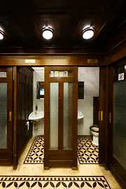 Public toilet, Graben