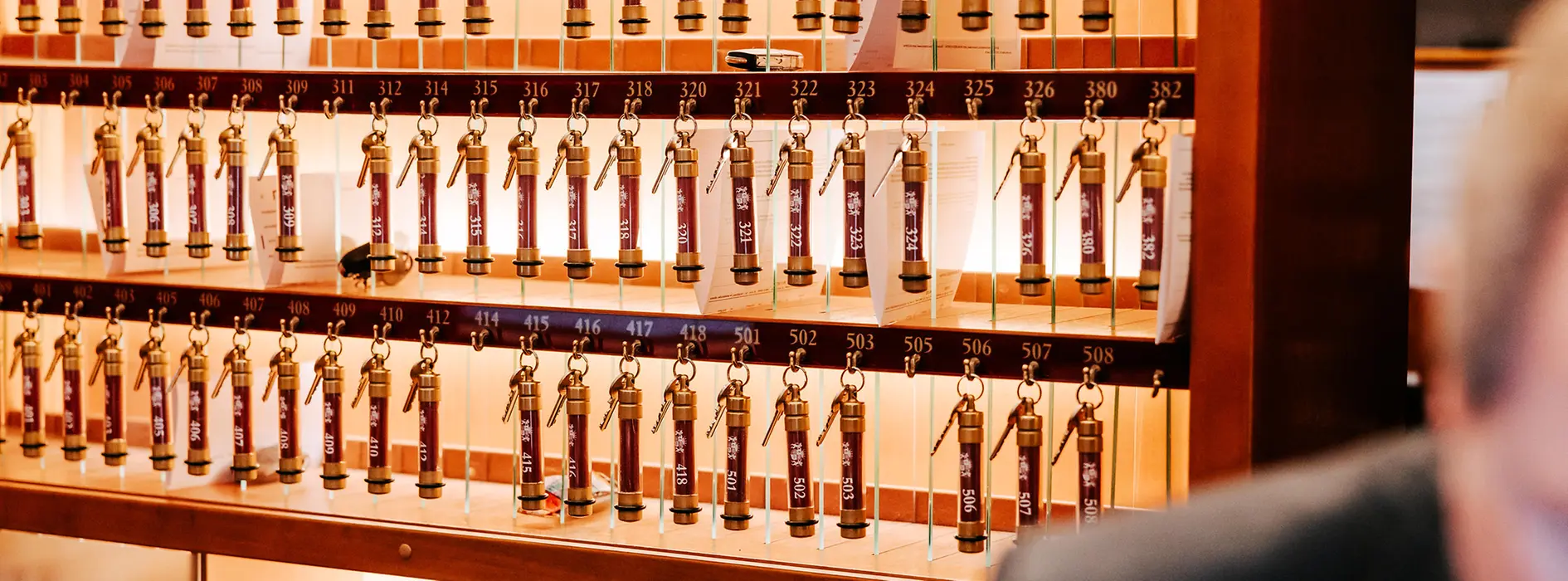 Hotel Stefanie: keys at reception