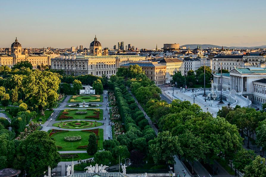 View of Volksgarten, Museums and Parliament
