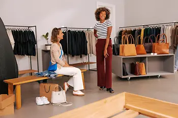 Two women shopping in Vienna
