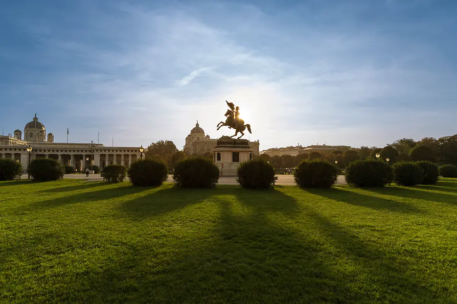 WienTourismus/ Christian Stemper Heldenplatz, shot of the equestrian statue of Archduke Charles
