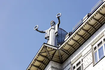 Vienna, Art Nouveau: Post Savings Bank, angel on the roof 