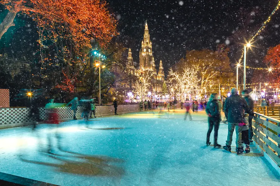 Wiener Weihnachtstraum auf dem Rathausplatz, Eislaufen