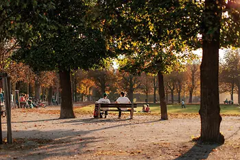 Menschen im Augarten