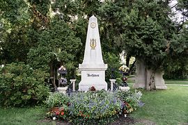 Zentralfriedhof: Ehrengrab von Ludwig van Beethoven
