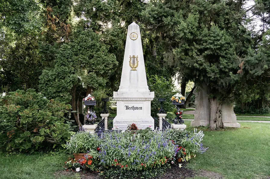 WienTourismus / Gregor Hofbauer Zentralfriedhof: Ehrengrab von Ludwig van Beethoven