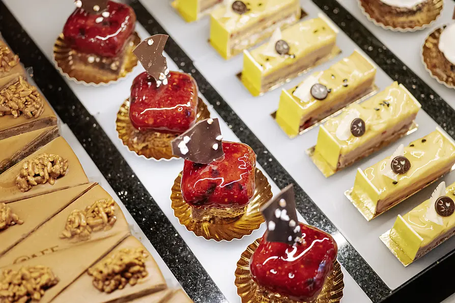 Buffett with sweets