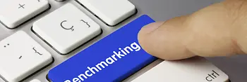 Taste mit Aufschrift "Benchmarking"