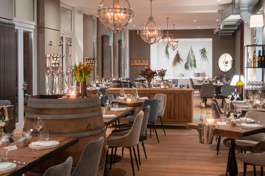 Vincent Nussbaumer, Amplius Media Boxwood, Restaurant