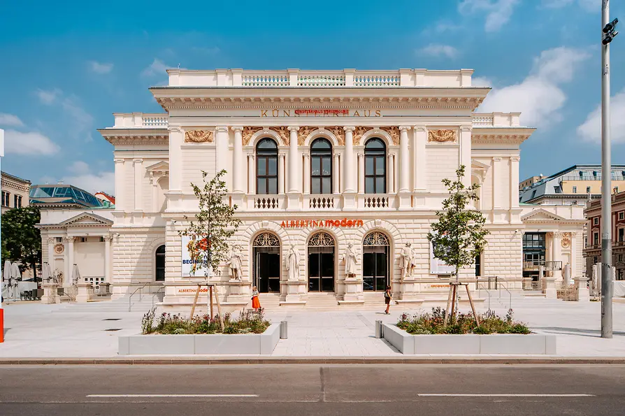 WienTourismus/Paul Bauer Albertina modern, exterior shot