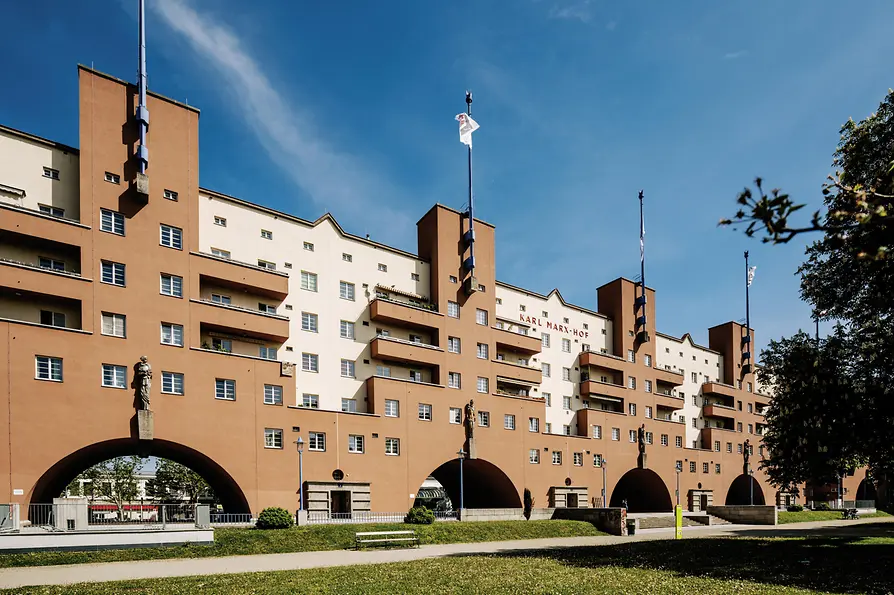 Gemeindebau, Karl Marx Hof, Aussenansicht, Innenhof, Park