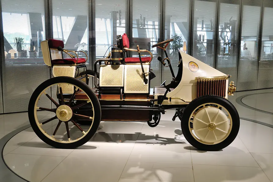 Hybrid car replica, Porsche Semper Vivus (year of construction 1900 )