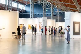 SPARK Art Fair, Marx Halle, Innenansicht