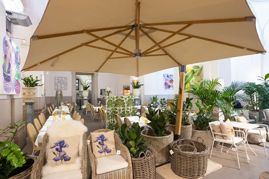 Katharina Schiffl Restaurant Hansen, Terrace