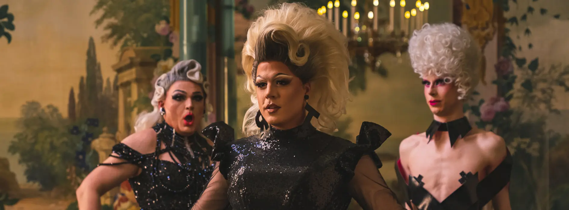 Drag Queens Grazia Patricia, Ryta Tale und Metamorkid in den Berglzimmern von Schloss Schönbrunn