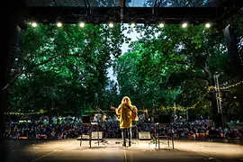 Theater im Park, Konzert Anna Mabo 2021, Blick von der Bühne