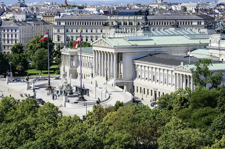 WienTourismus/Christian Stemper Parliament, exterior view