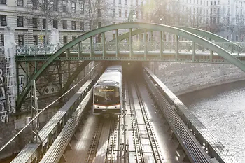 U4 subway on the Wien river bridge