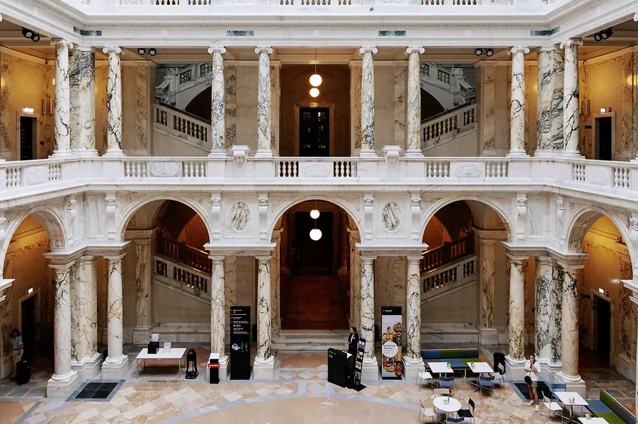 Weltmuseum, interior shot