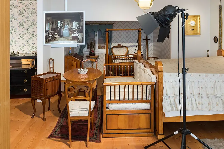 Schloss Schönbrunn Kultur- und Betriebsges.m.b.H. / Edgar Knaack Furniture Museum: Exhibition room "Sissi in the movies"