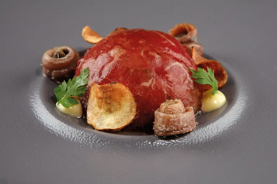 Peter Schuhböck, donagrafik.com Restaurant Duchardt: beef praline