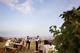 Peter Havlicek und Peter Uhler spielen in den Weingärten