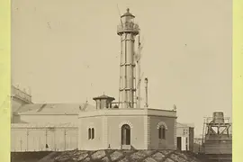 Photo: Austrian sea light with semaphore and fog signal