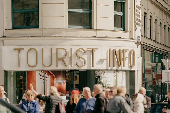 Tourist Info Albertinaplatz