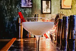 Bar Pani, Innenansicht, Cocktail