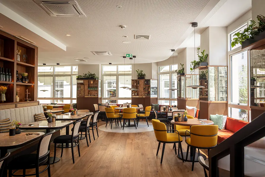 Restaurant Die Feinkosterei on Neuer Markt, interior view