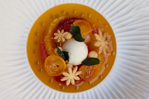 Restaurant JOLA, Teller mit Speise