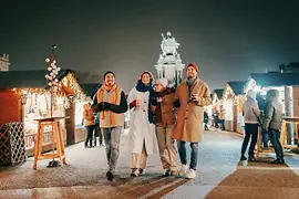 Christmas Village Maria Theresien Platz, stalls, visitors, evening