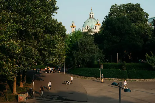Gußhausviertel, Resselpark, Karlskirche