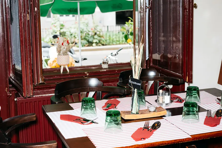 Gußhausviertel, Restaurant Buchecker & Sohn, interior view, set table