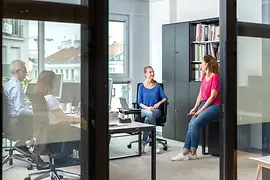 Besprechung mit 4 Personen im Büro des WienTourismus