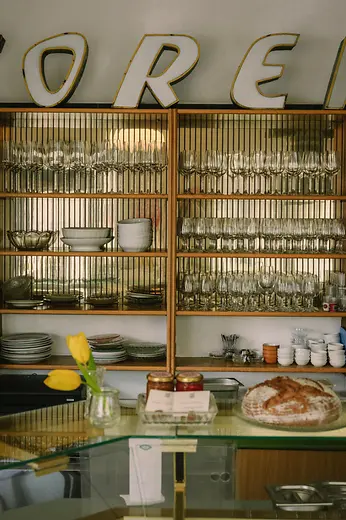Café Caché, interior view, counter