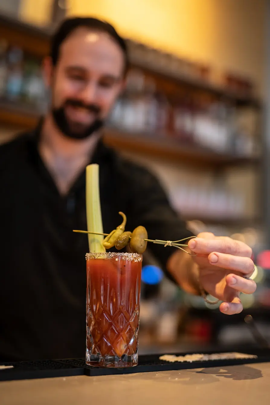 Rinkhy, Bar, Cocktail, waiter