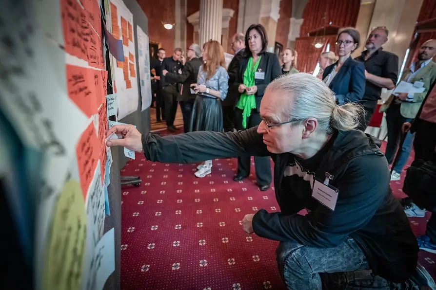 Menschen bei einem Workshop