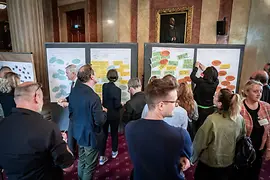Menschen bei einem Workshop