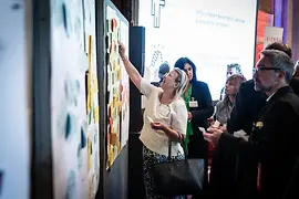 Menschen bei einem Workshop