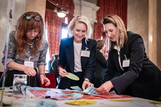 Menschen bei einem Workshop