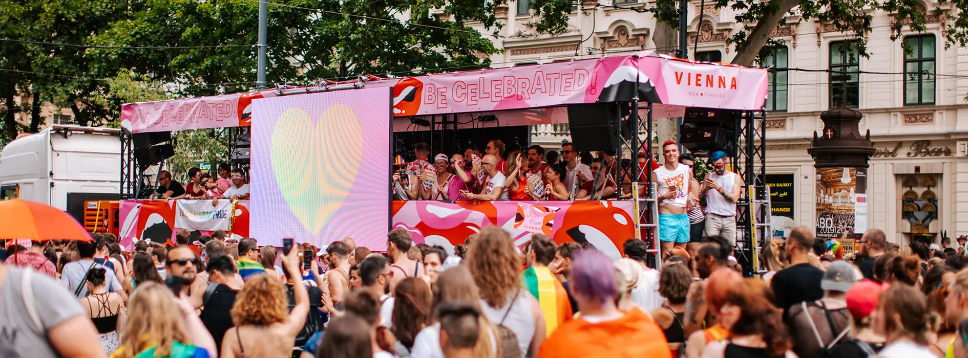 Vienna Truck bei der Pride Parade