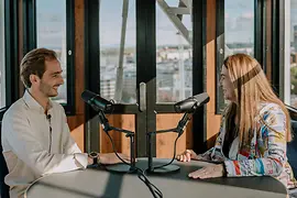 Ferdinand Habsburg-Lothringen und Silvia Lang fahren mit Wiener Riesenrad